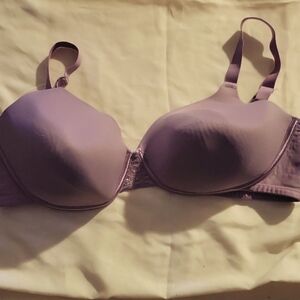 40 DDD Vanity Fair wirefree bra
